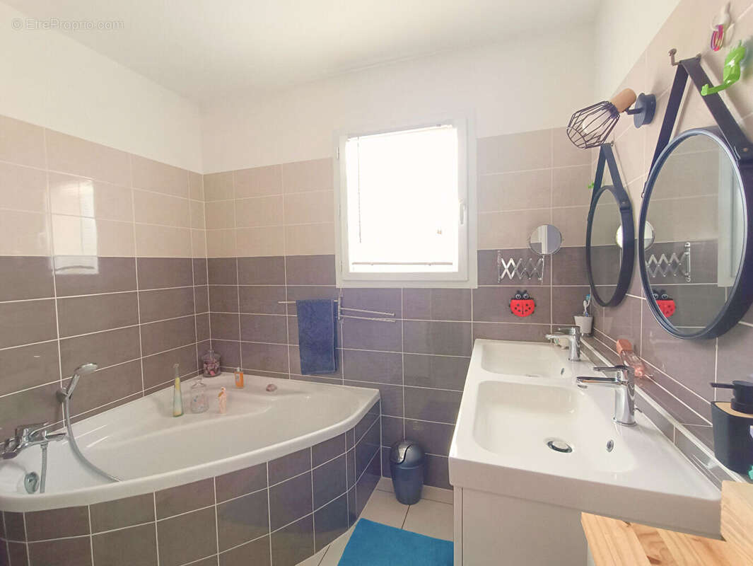 Maison à BOUTIERS-SAINT-TROJAN