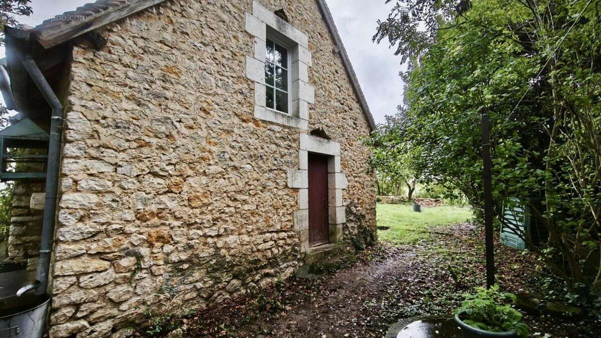 Maison à MOULINS-SUR-YEVRE