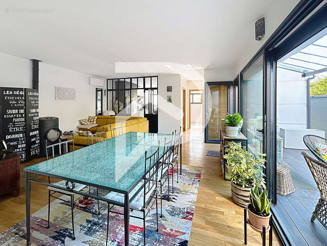 Maison à SAINT-MAUR-DES-FOSSES