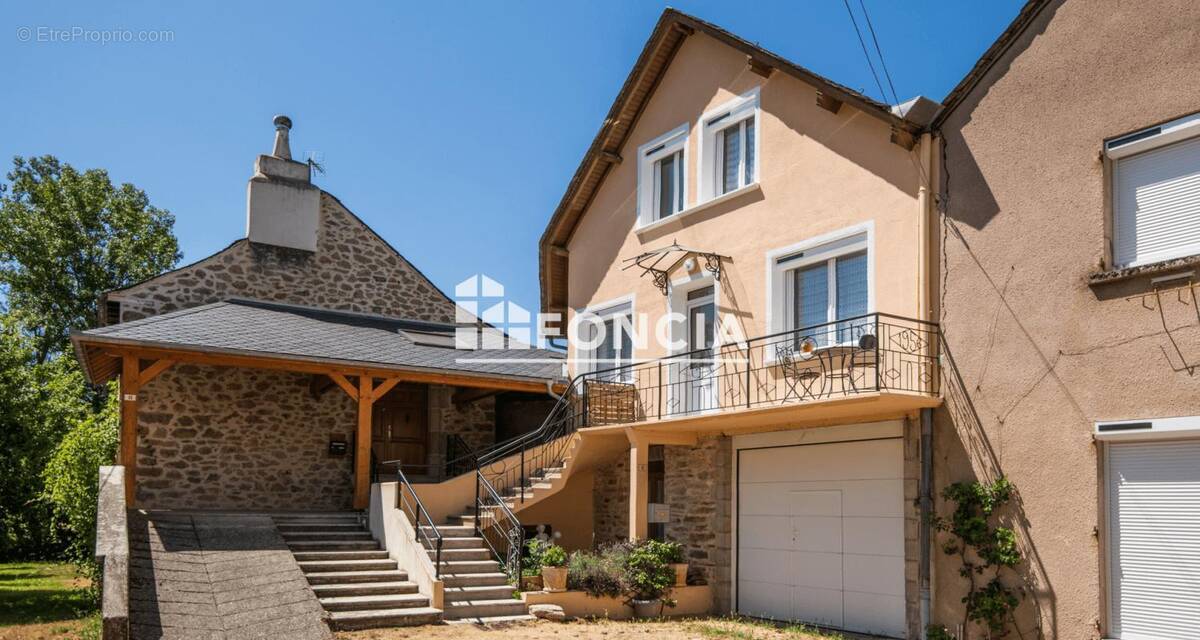 Maison à VILLEFRANCHE-DE-PANAT