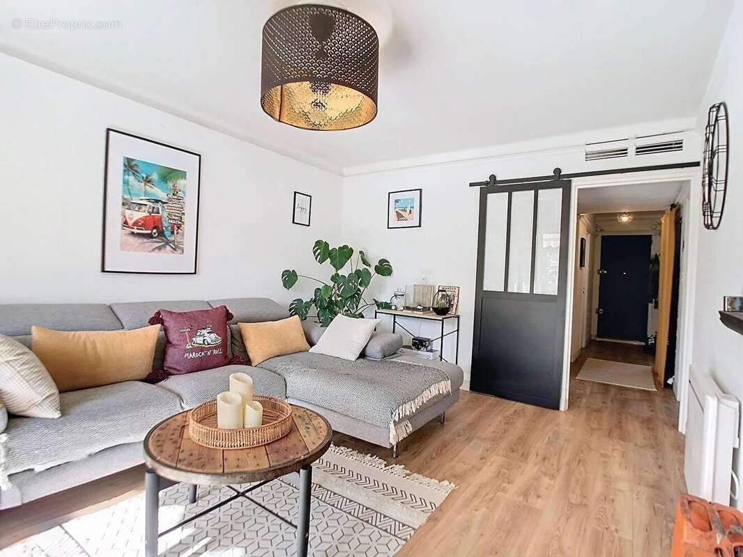 Appartement à VALLAURIS