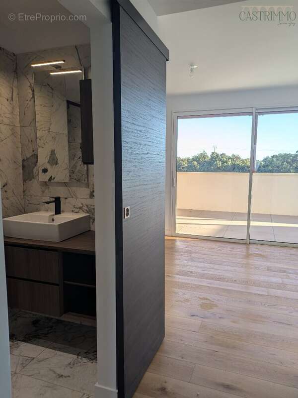 Appartement à CASTRIES