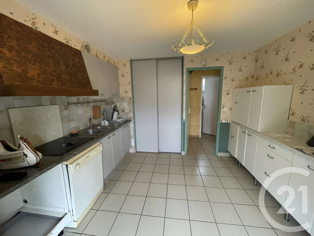 Maison à LES EGLISOTTES-ET-CHALAURES