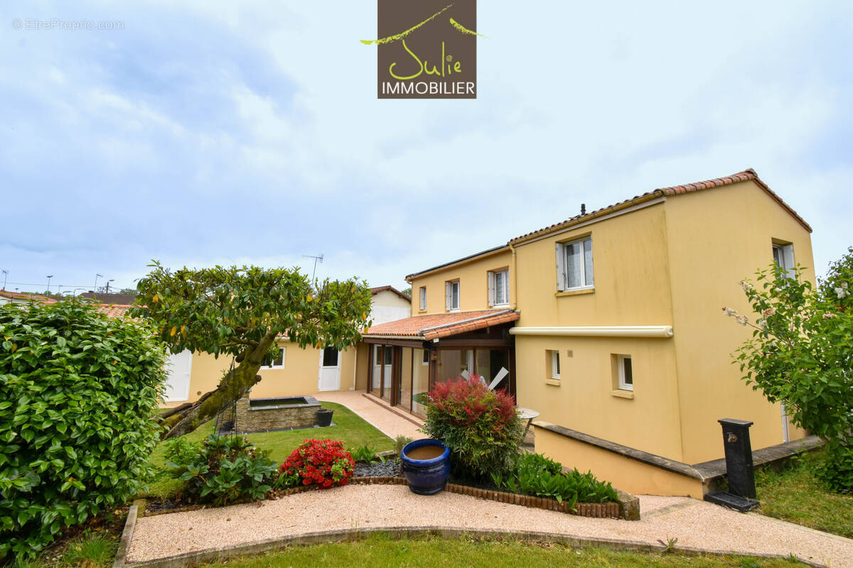 Maison à CERIZAY