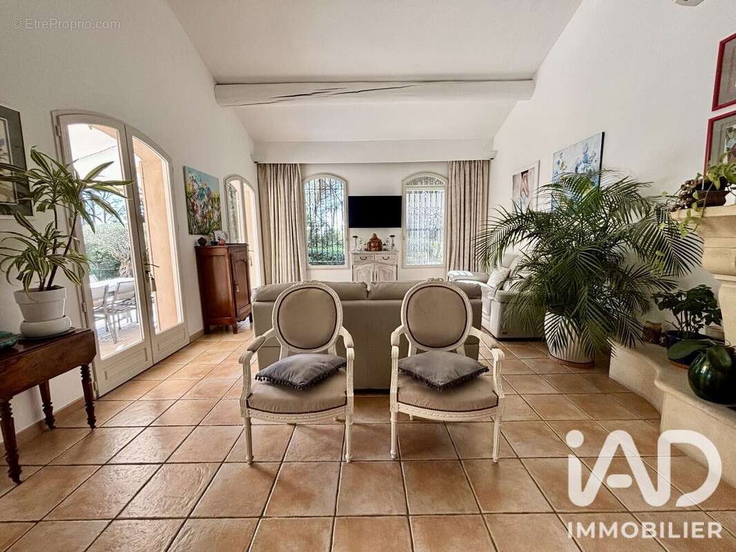 Maison 252 m² à Bouc-Bel-Air  - photo 8