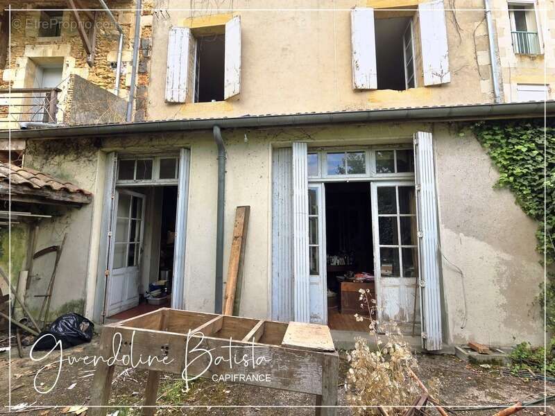 Maison de ville de caractère - 6 chambres - 223 m² - Jardin - BERGERAC (24) - photo 2
