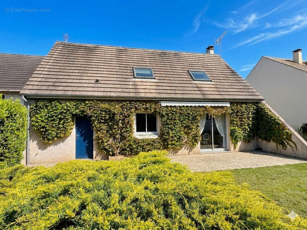 Maison à PUSSAY