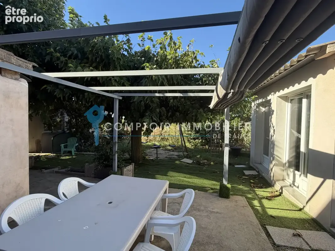 A VENDRE - NIMES - SECTEUR CHU CAREMEAU - MAISON 6 Pieces 136 m2 avec jardin arbore, véranda et dépendance - photo 20