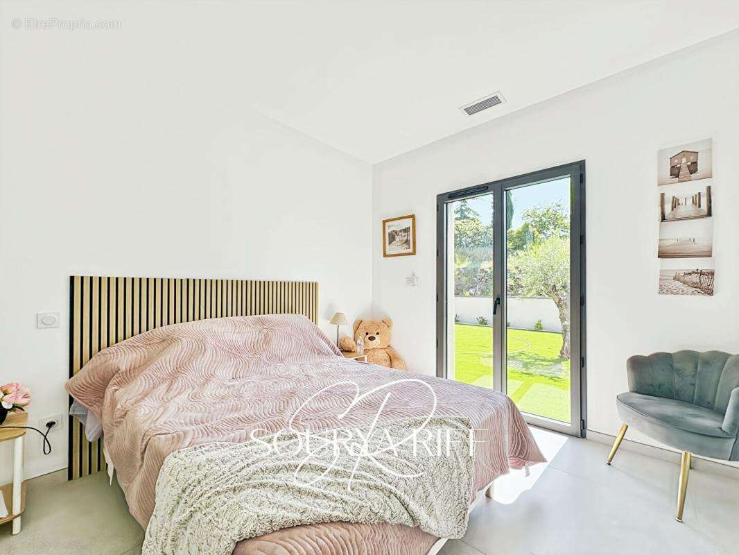 Villa 4 chambres, climatisation, piscine, sous-sol - photo 9