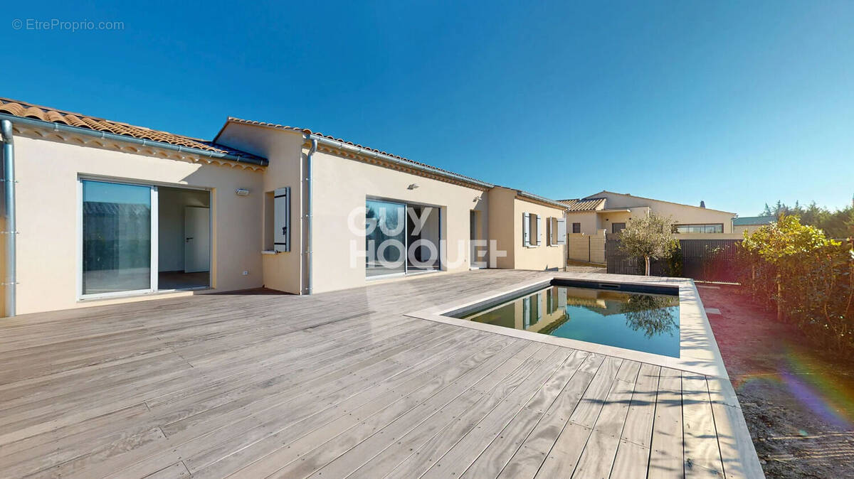 Maison à L'ISLE-SUR-LA-SORGUE