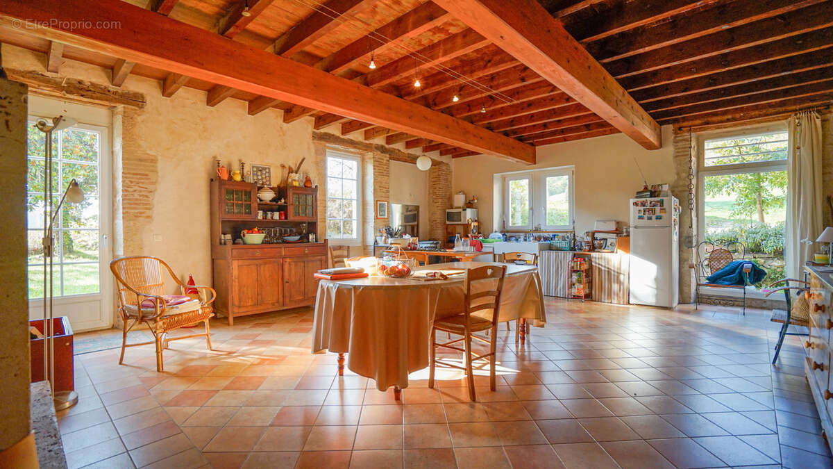 Maison à BRASSAC