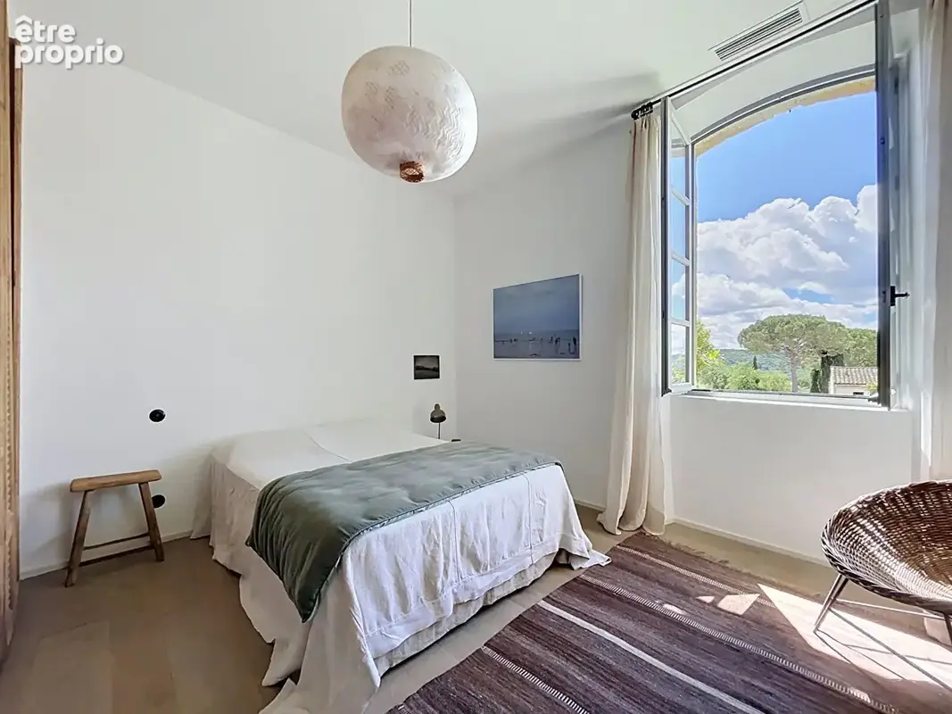 Maison en pierre rénovée, 3 chambres, double garage, jardin et piscine - photo 8
