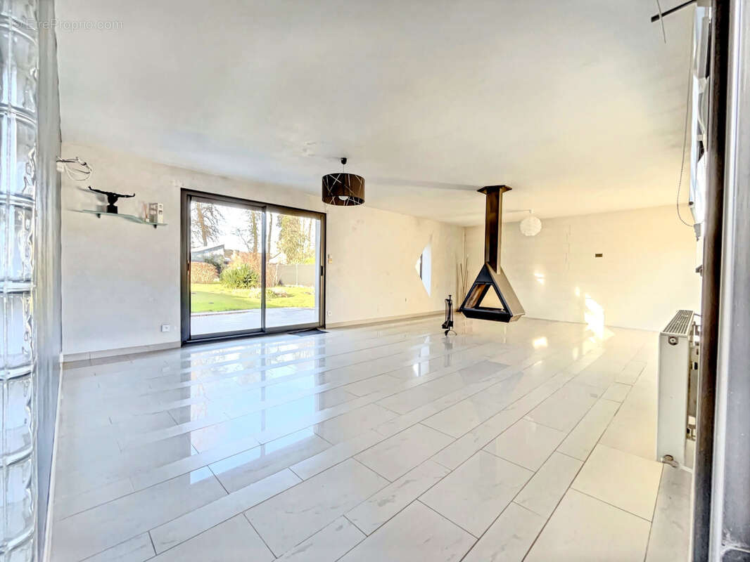 Maison à TOURS-EN-VIMEU