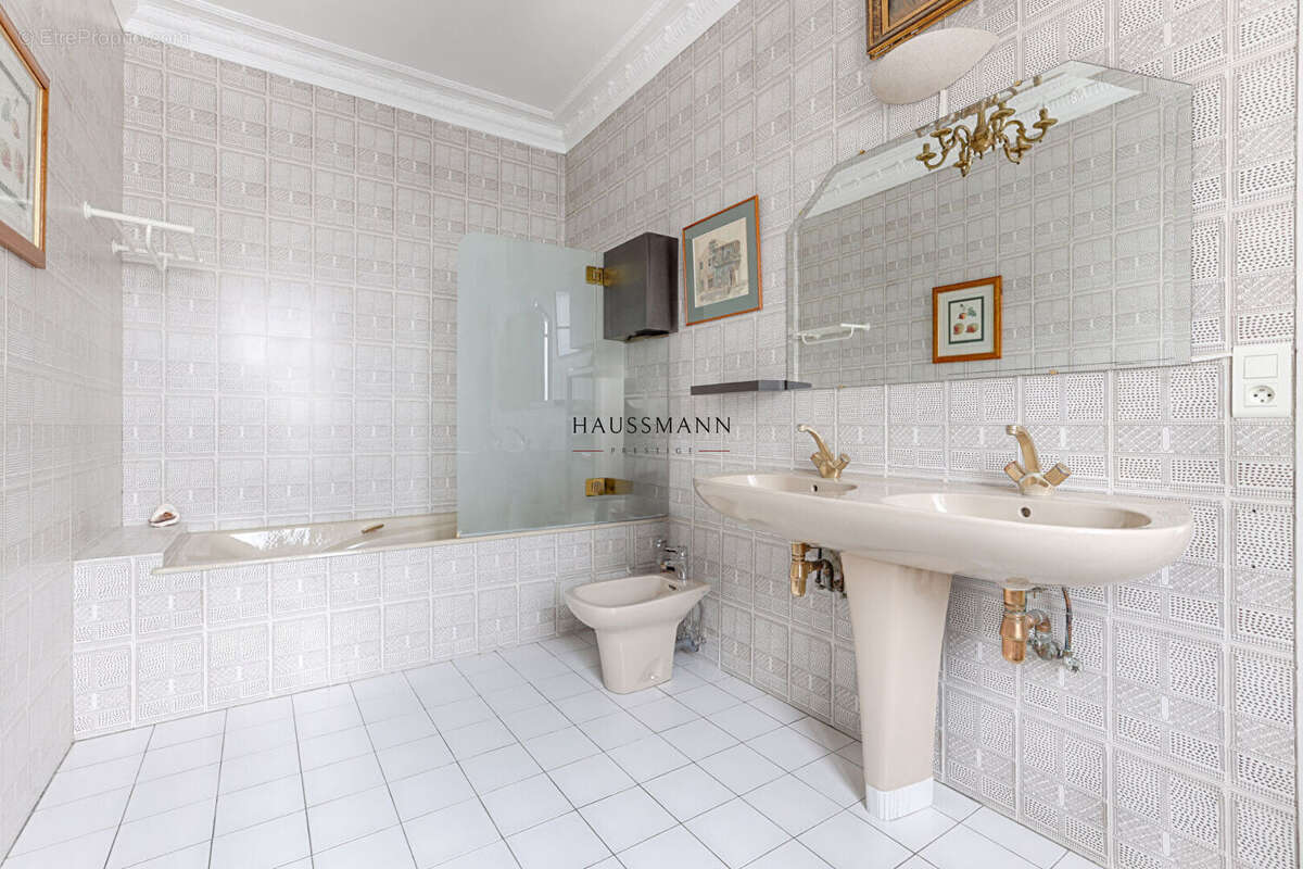 Appartement à PARIS-15E