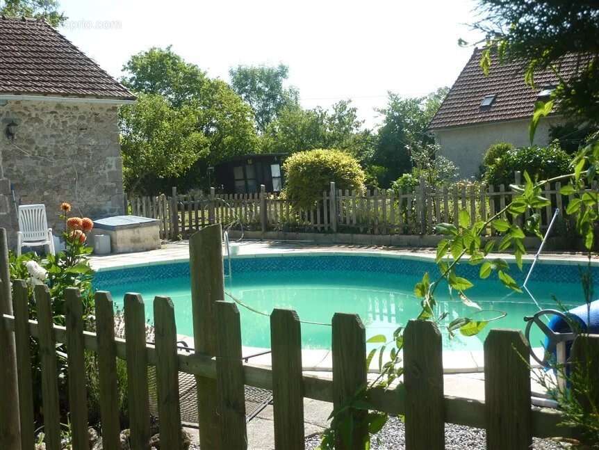 Maison à SAINT-LEGER-MAGNAZEIX