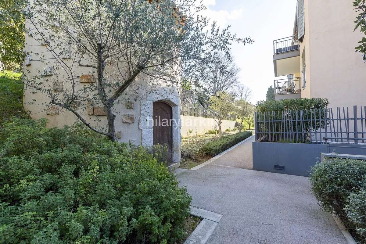 Appartement à VALBONNE