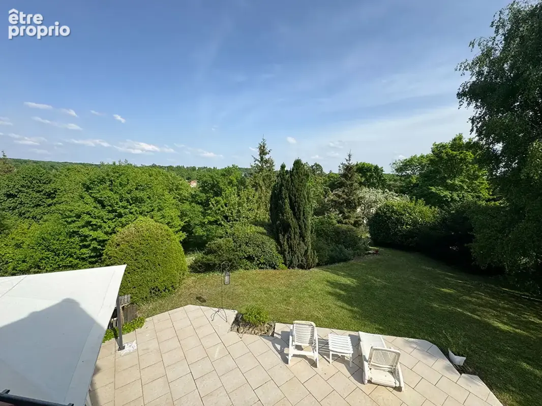 Très belle maison d'architecte avec environnement exceptionnel Proche Thoiry 8 pièces 277 m2 - photo 12