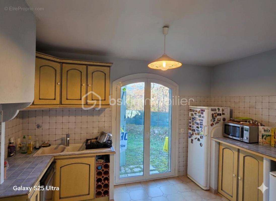 Commerce à TOURRETTES