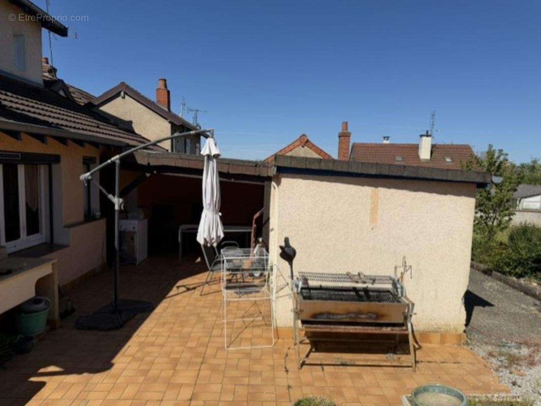 Coquette maison mitoyenne habitable sur 2 niveaux - photo 7