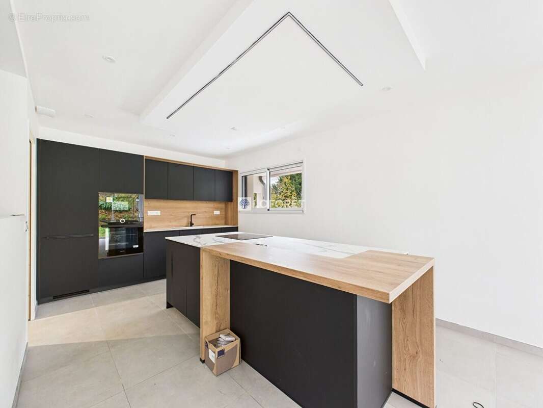 Maison à PLONEVEZ-PORZAY