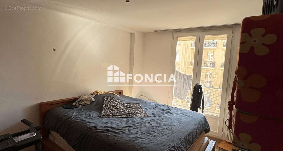 Appartement à MARSEILLE-4E