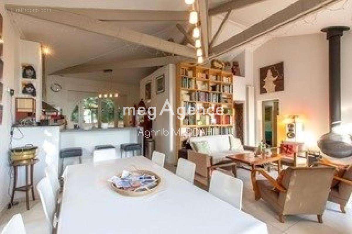 Maison à SAINT-GEORGES-DE-DIDONNE