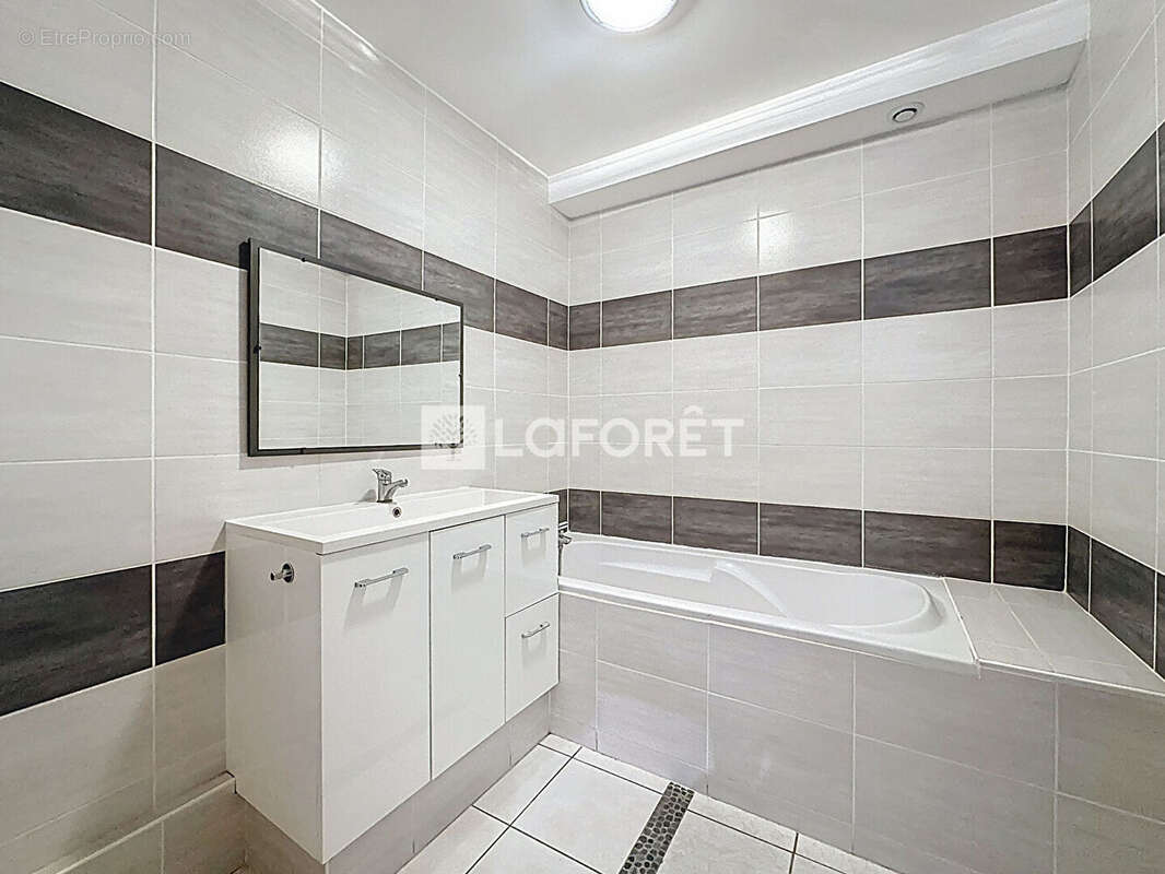 Maison à SAINT-TRIVIER-SUR-MOIGNANS