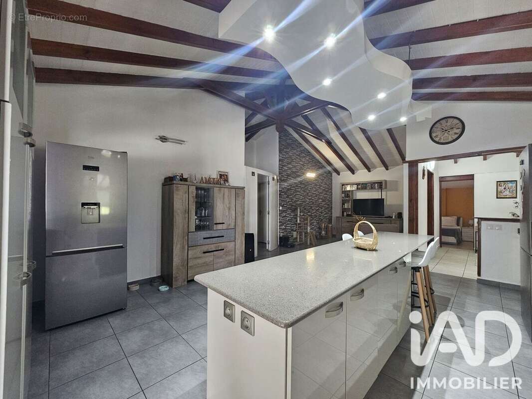 Maison 135 m² à Le Moule  - photo 7