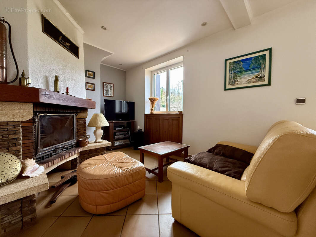 Maison à MORAINVILLIERS