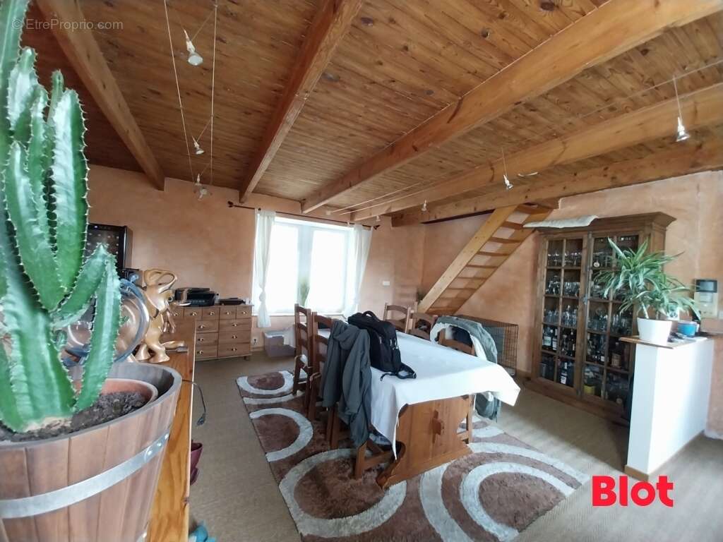 Maison à MINIAC-MORVAN