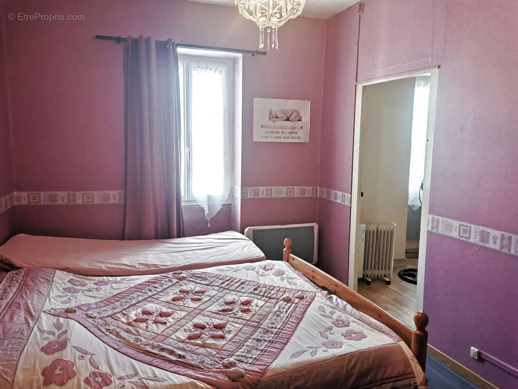 Maison à PORCIEU-AMBLAGNIEU