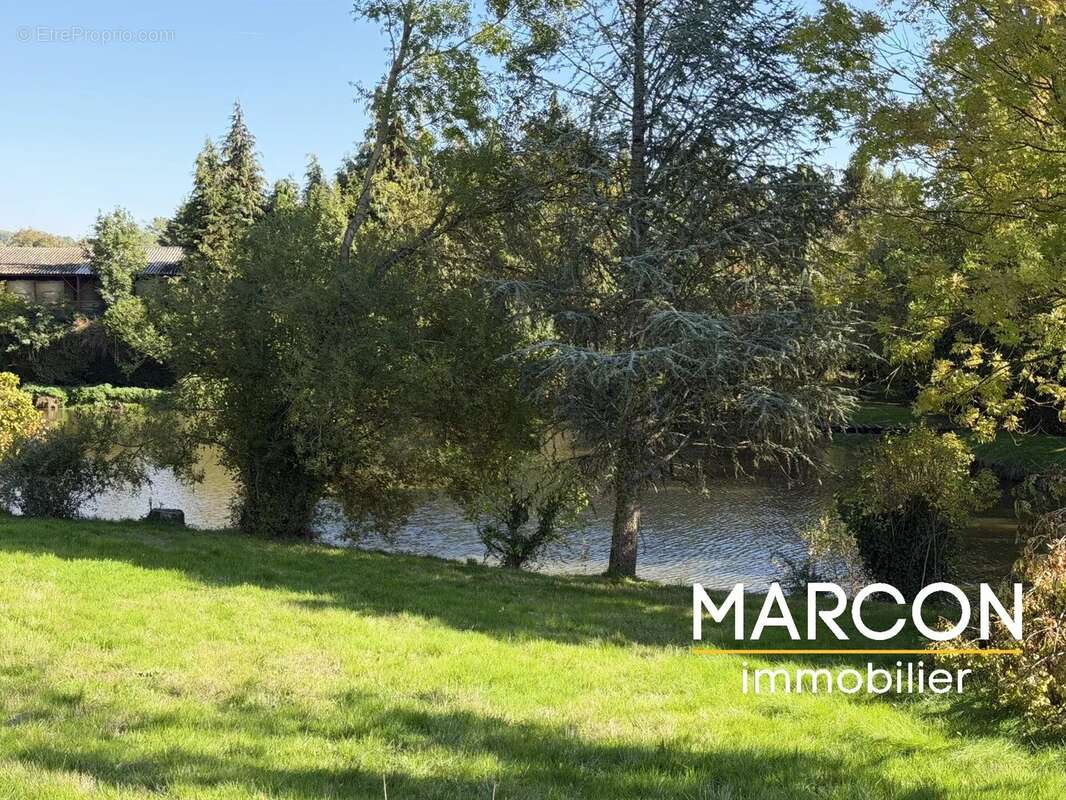 Maison à LA CELLE-DUNOISE