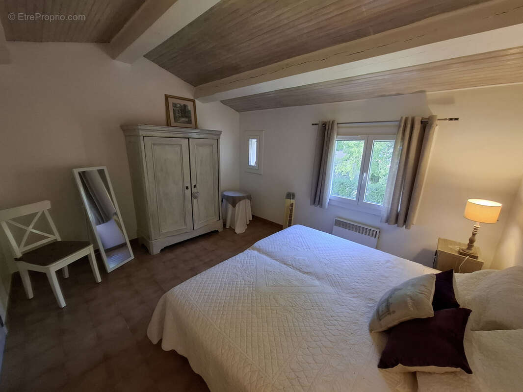 Maison à FONTVIEILLE