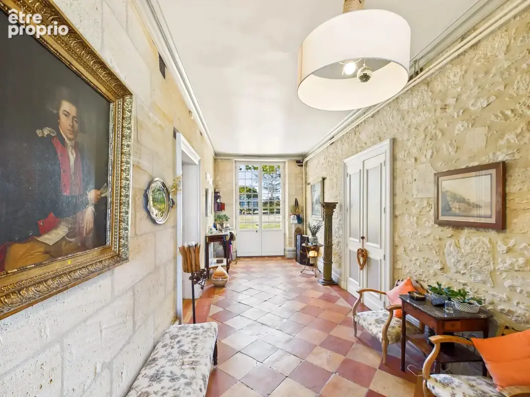 Château proche Saint‑Émilion avec domaine, hébergements indépendants et salle de réception - photo 3