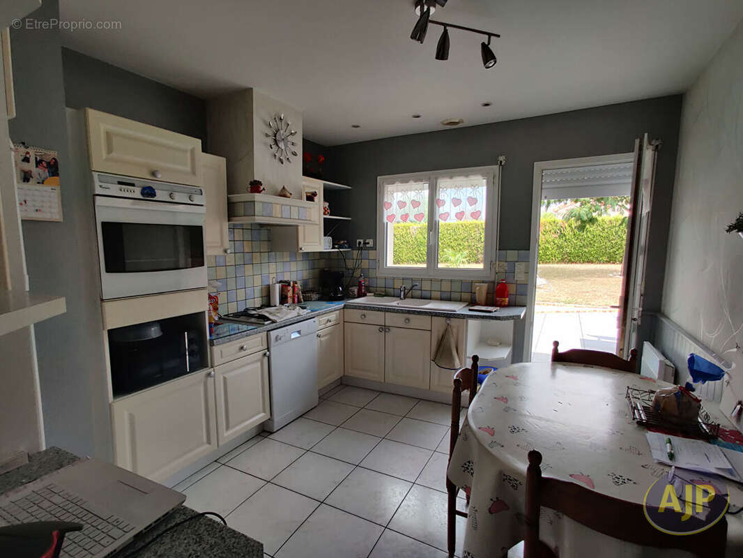 Maison à BEGROLLES-EN-MAUGES