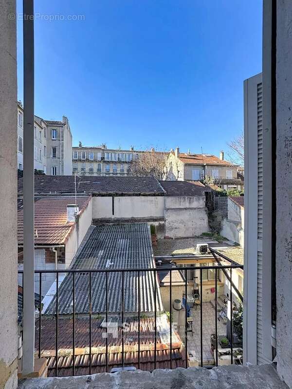 Appartement à MARSEILLE-4E