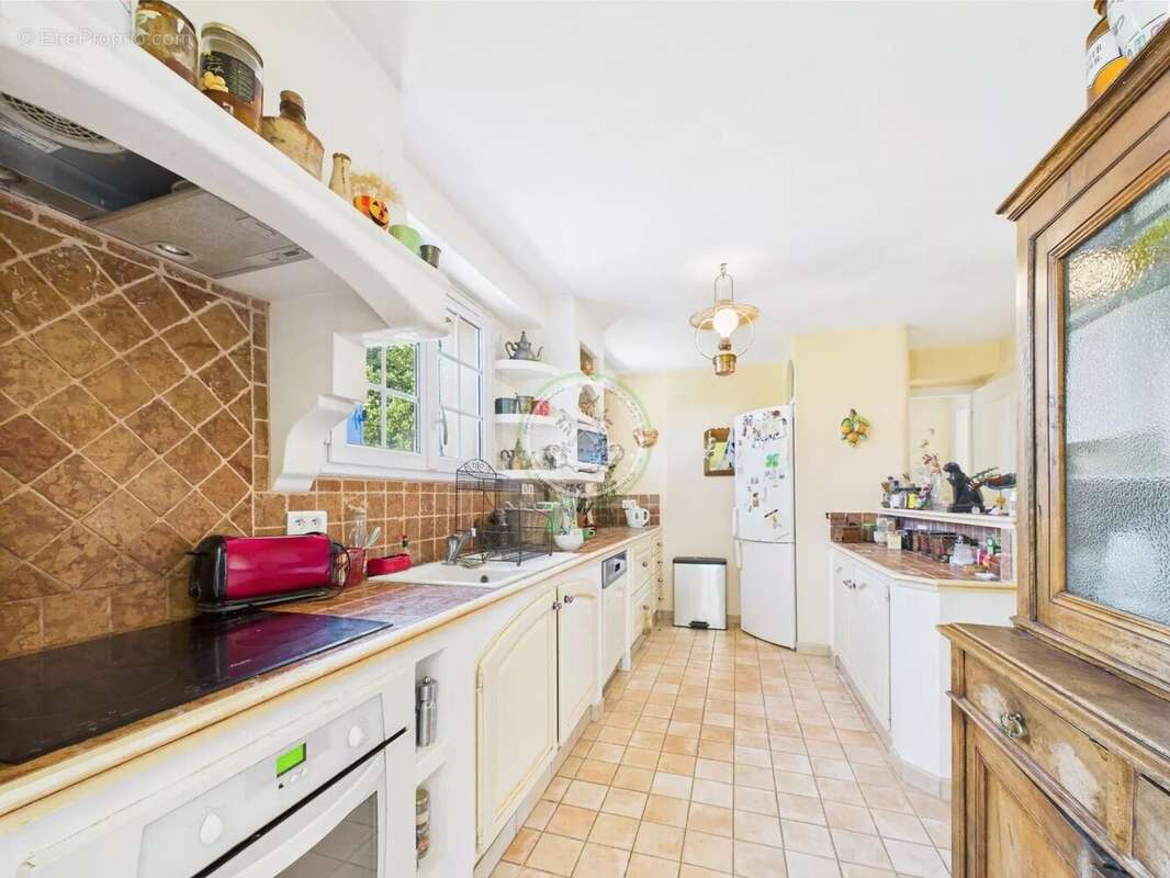 Maison à BAGNOLS-EN-FORET