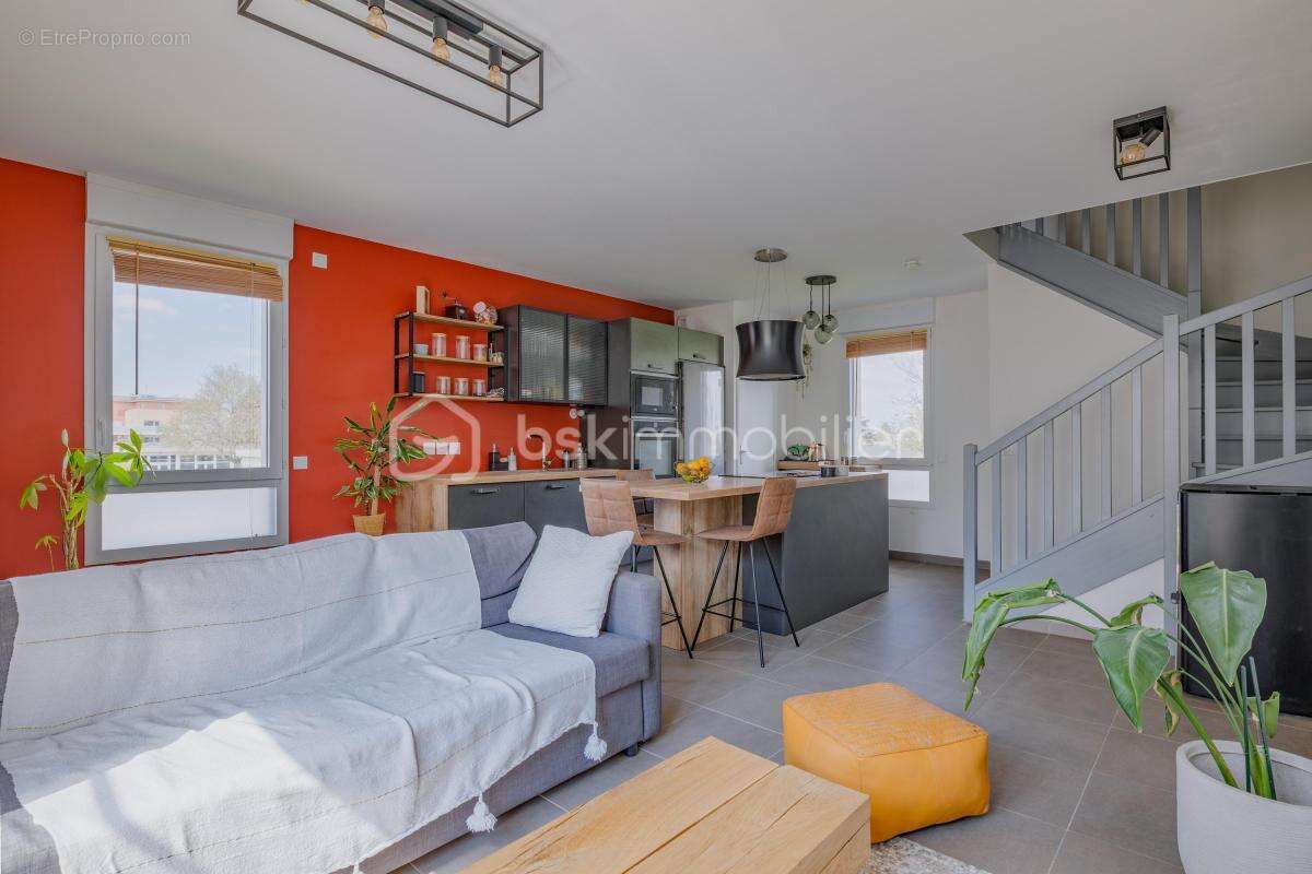 Appartement à MEYZIEU