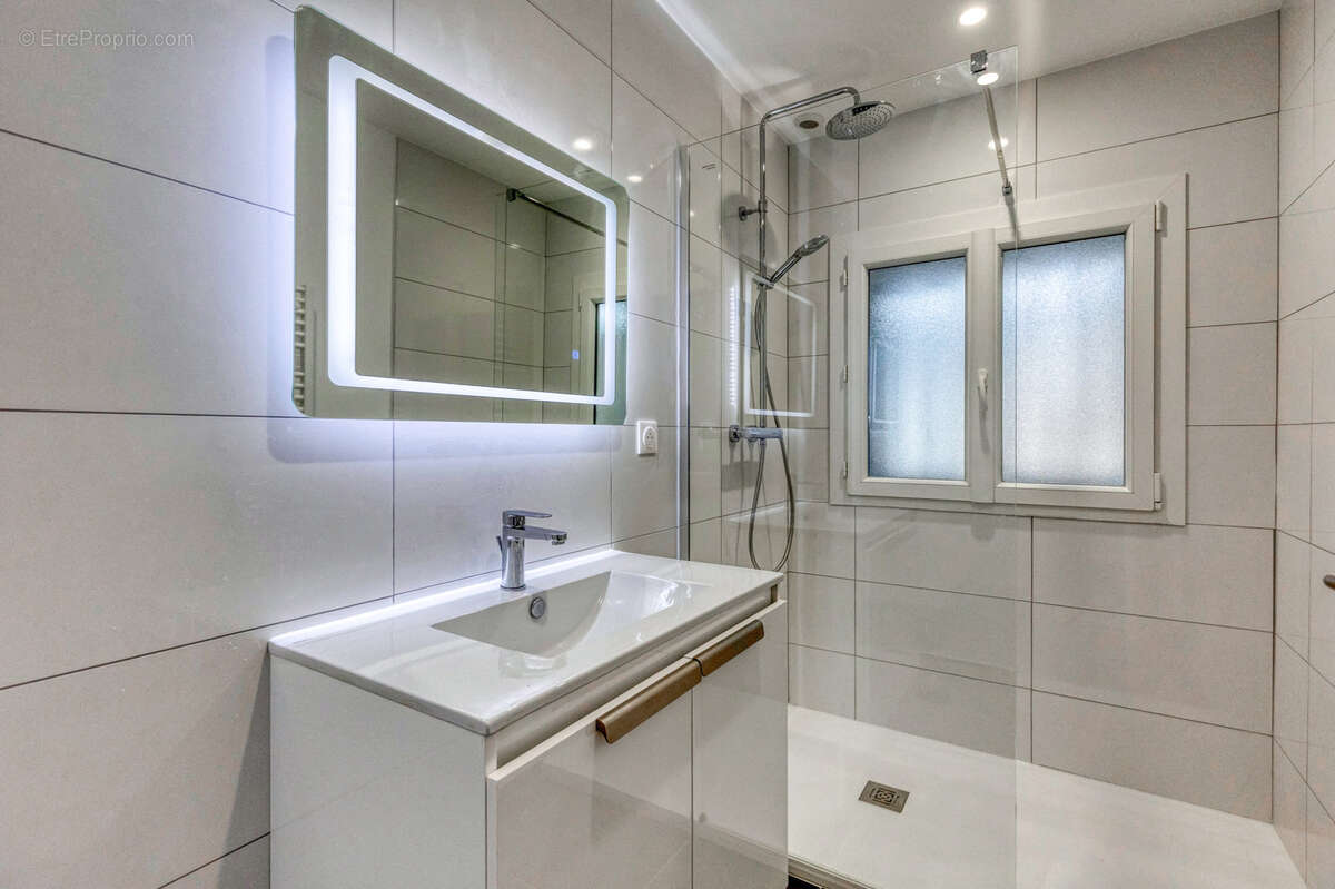 Appartement à FONTAINE