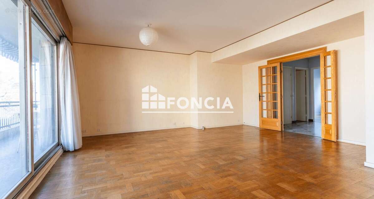 Appartement à BOURG-LA-REINE