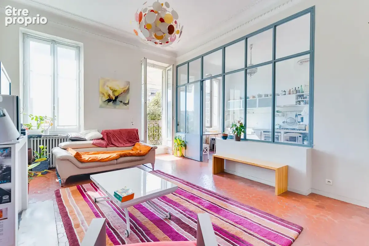 Appartement à MARSEILLE-4E