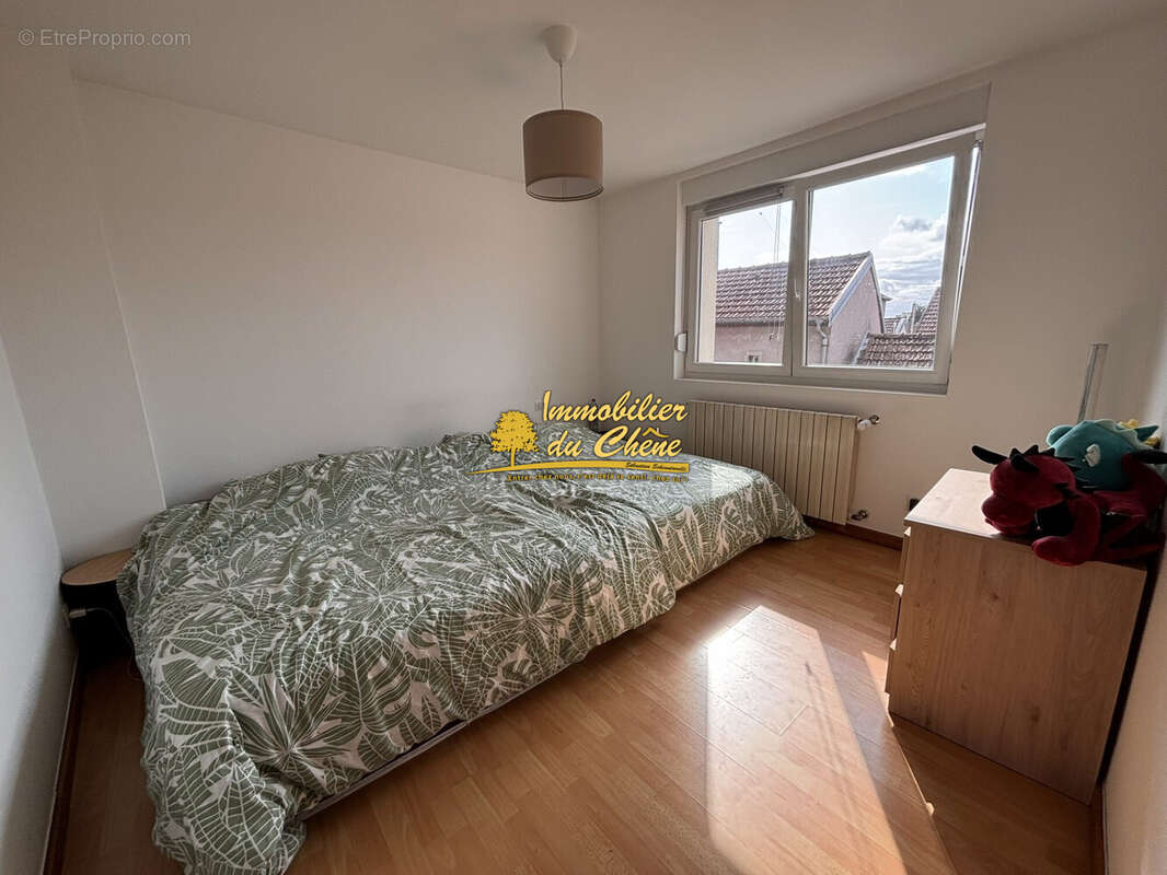 Chambre 4 T5 - Appartement à LUXEUIL-LES-BAINS