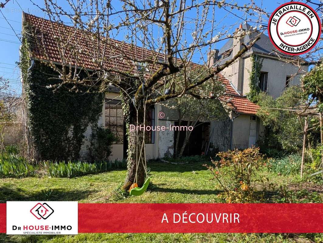 Maison à COURTEMPIERRE