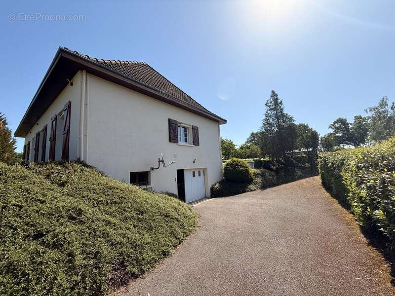 Maison à CHENIERS