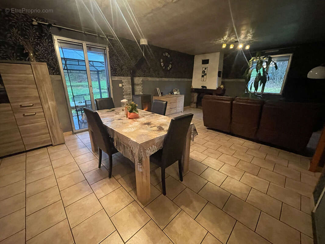 Maison à NEUFMAISONS