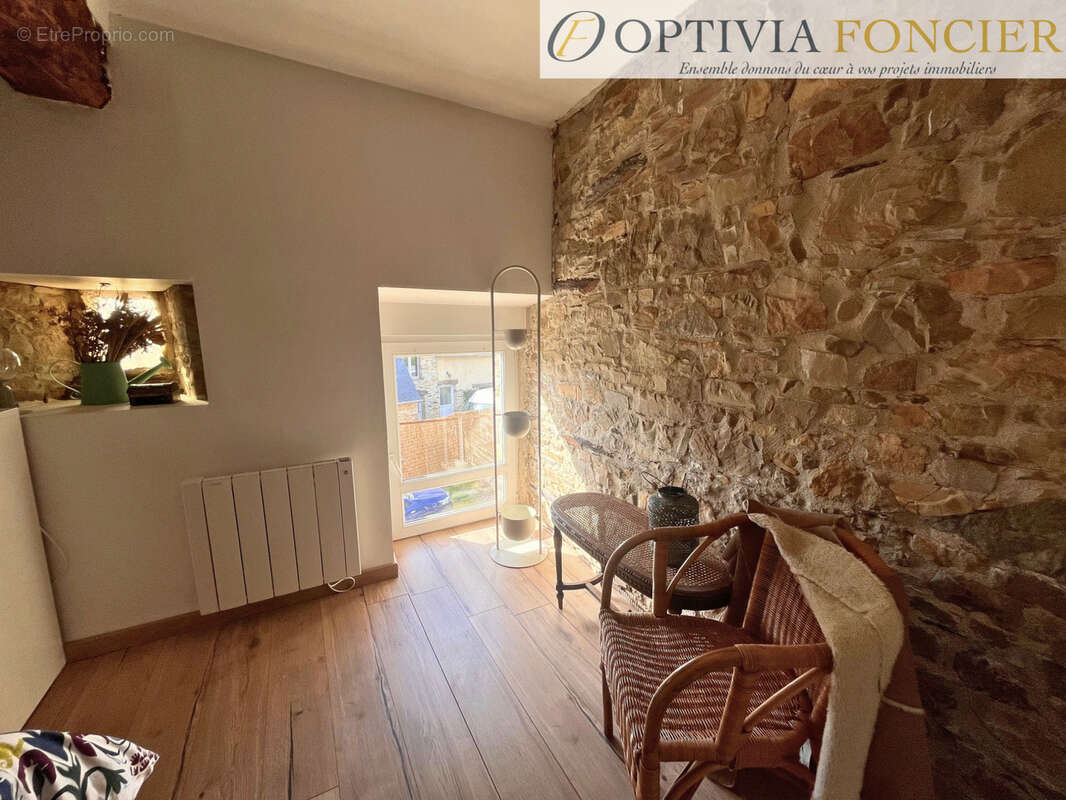 Maison à BOURG-DES-COMPTES