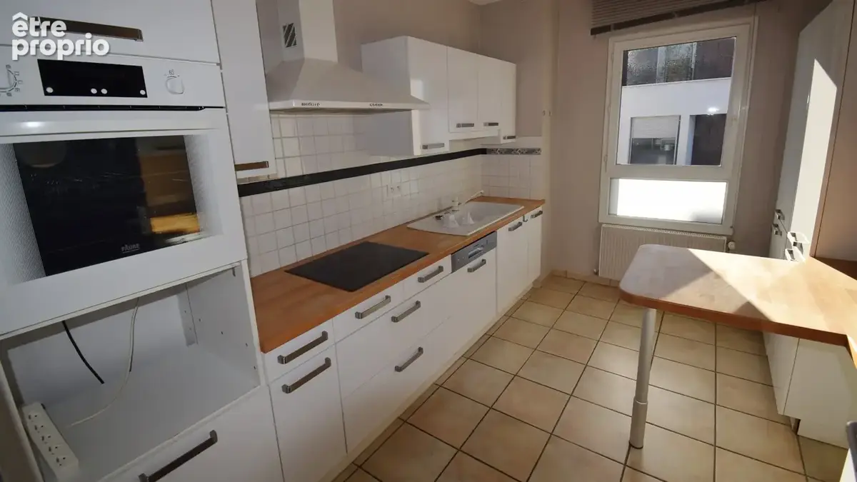 À VENDRE - QUARTIER JEANNE D'ARC - Appartement T5 111,90 m² au dernier étage - photo 9