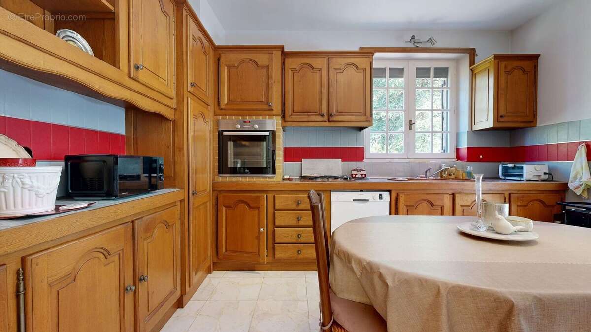 MaisonaproximiteducentredeSAINTCYPRIEN072320262200