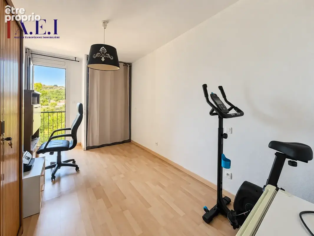 La Seyne sur mer - Limite Six-Fours - Appartement type 4 - photo 6