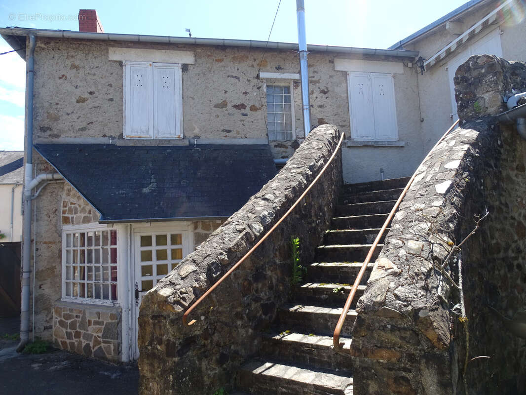 Maison à LA PORCHERIE